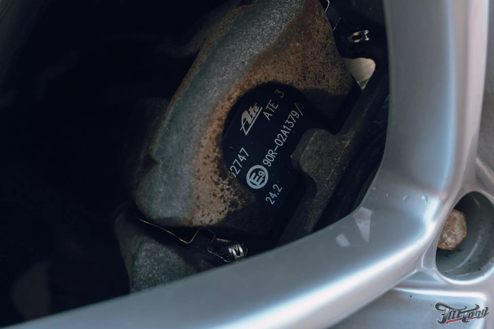 Техническое обслуживание Audi Q5 (замена колодок)